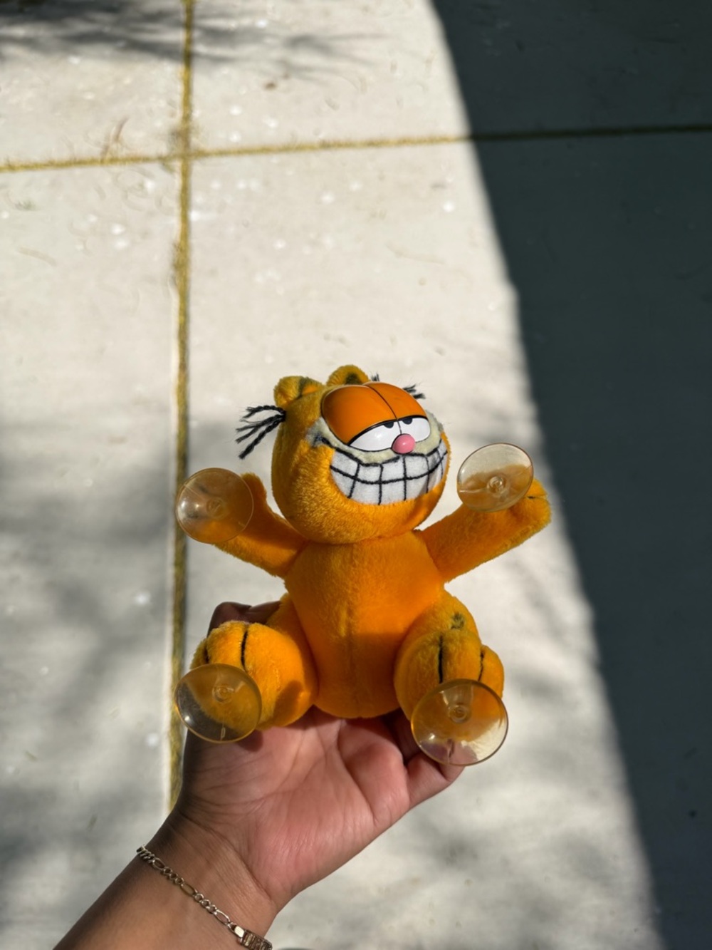 VINTAGE 1978 Garfield plush toy with suction cups